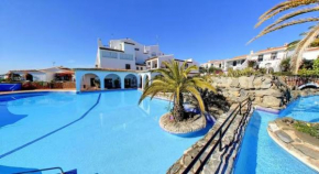 Right by the pool area in Capistrano Village!, Nerja
